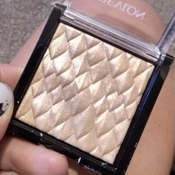 🆓FREE🎁 WHEN PURCHASE ANY 2 TEMS Revlon Highlights and Lipstick - Picture 10 of 16